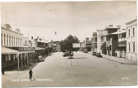 Old photo of Main Street prior to 1955